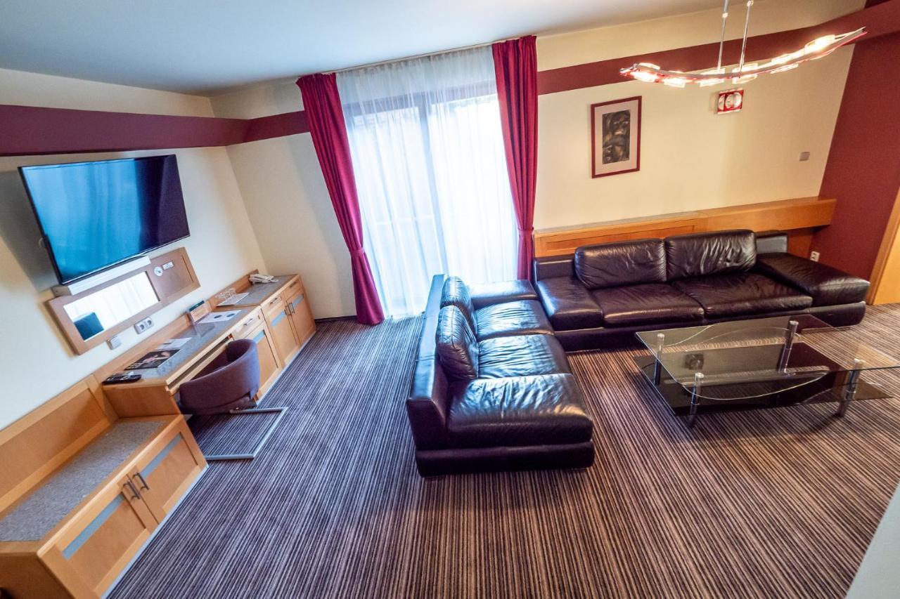 Jan Maria Hotel Ostrava Buitenkant foto