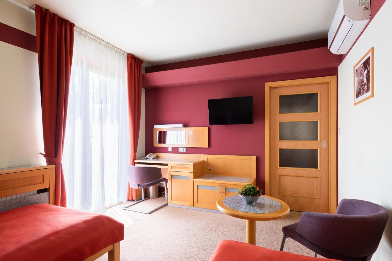 Jan Maria Hotel Ostrava Buitenkant foto
