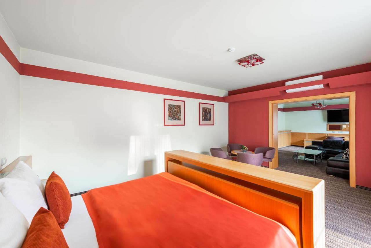 Jan Maria Hotel Ostrava Buitenkant foto
