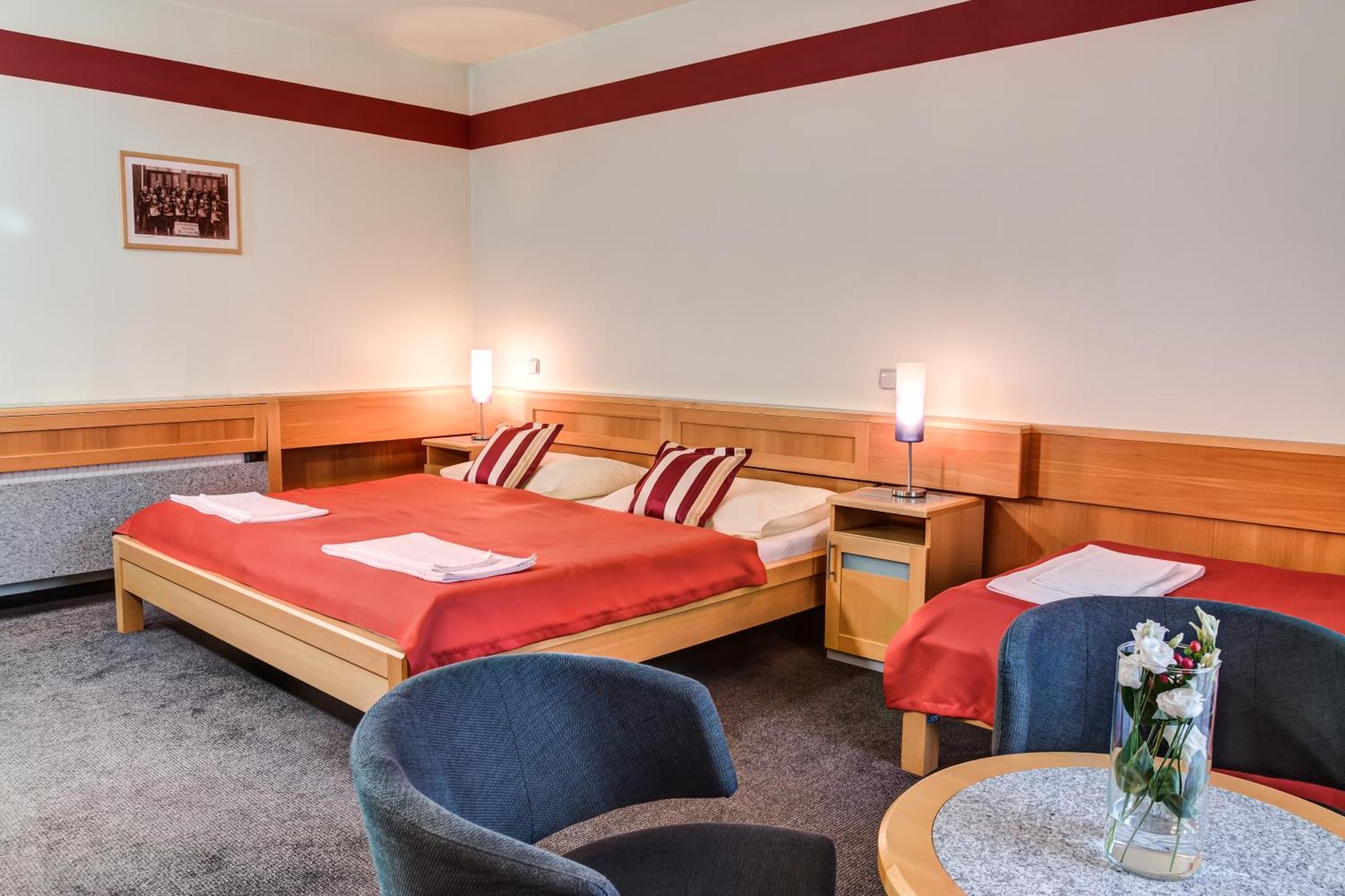 Jan Maria Hotel Ostrava Buitenkant foto
